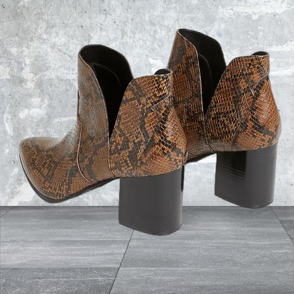 New Lane Bryant 
Dream Cloud Faux-Leather Side-Cutout Heeled Bootie size 11W - Picture 2 of 3